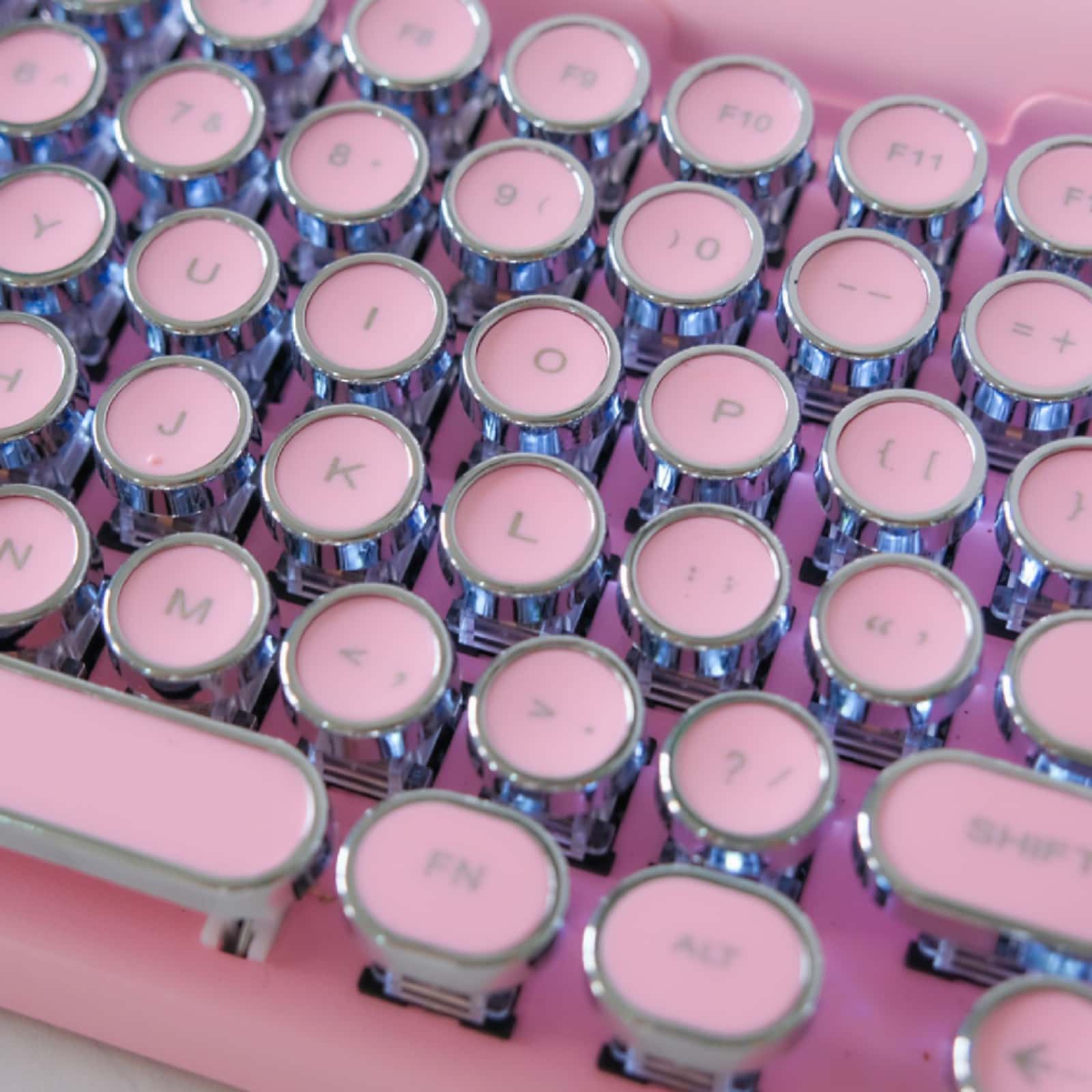 Classic Typewriter Bluetooth Keyboard with Stand – Pink